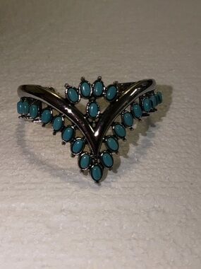 Turquoise V-Shape Statement Ring - Silver Tone